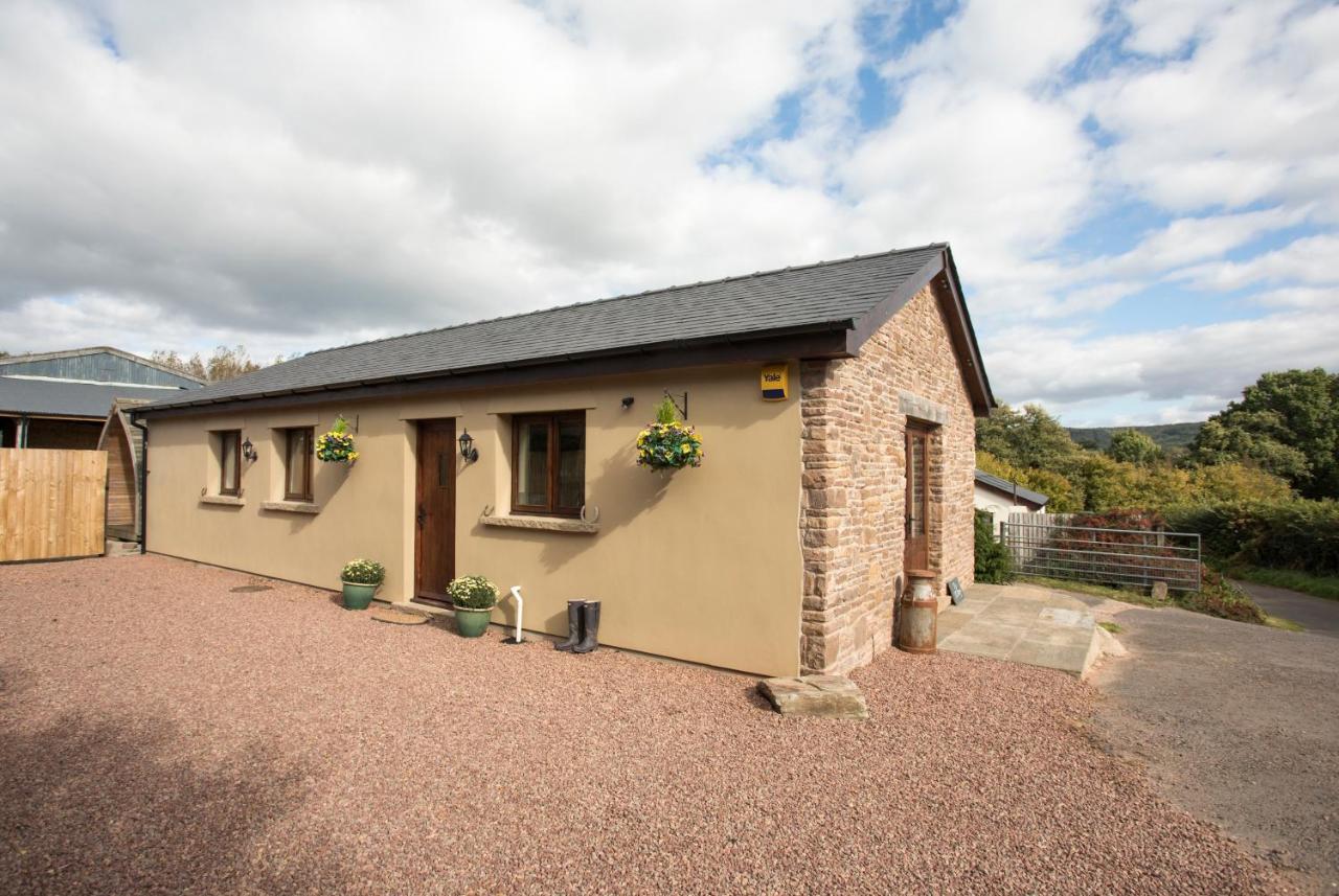 The Old Dairy - Boutique Countryside Cottage At Harrys Cottages Pen-y-Clawdd Exteriér fotografie
